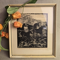 traesnit-sort-hvidt-heste-loeber-hvid-sort-fotoramme-retro-billedramme